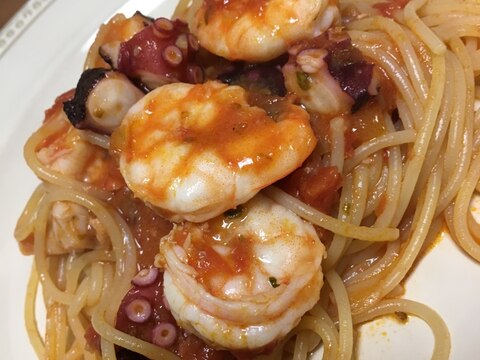 魚介のトマトパスタ